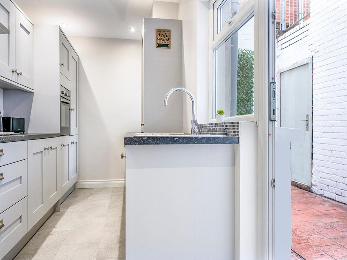 Pass The Keys Beautiful 4Br Restored Red Brick Cafes And Park Belfast Extérieur photo